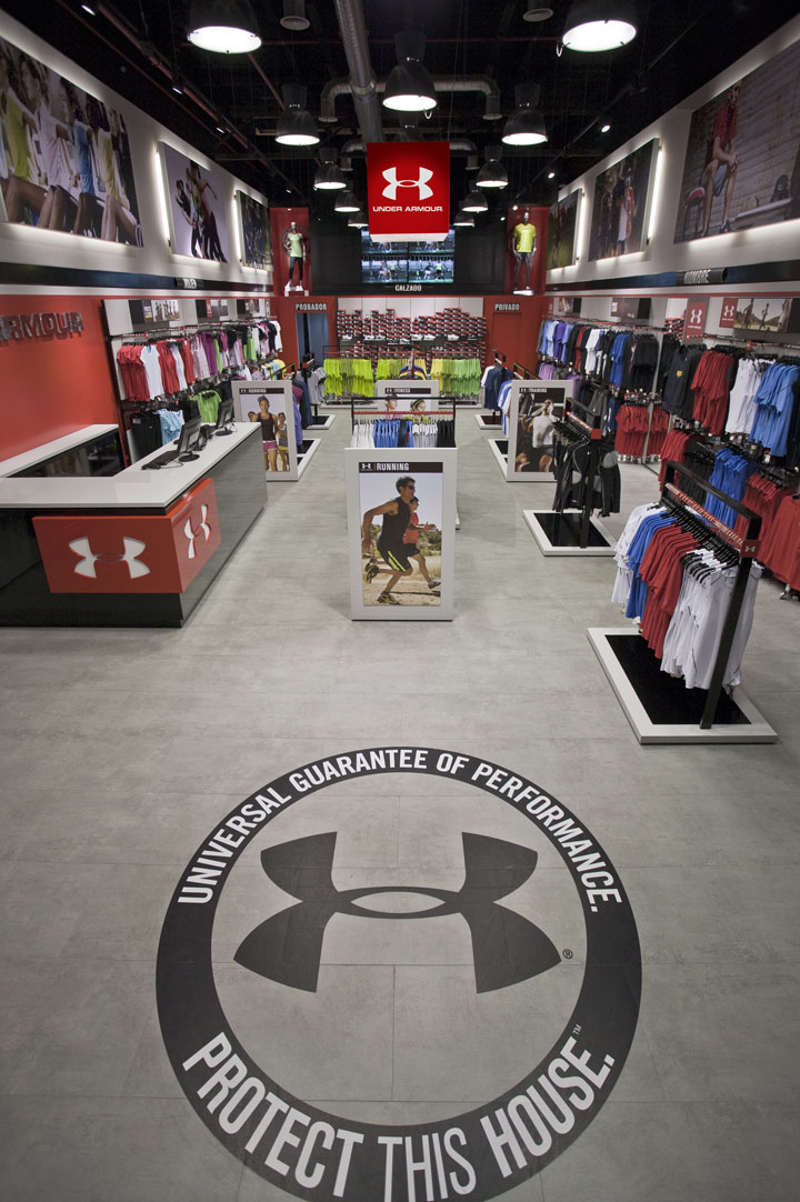 Aanbeveling tarwe Laboratorium Storeage creates Under Armour's first European outlet store in Madrid