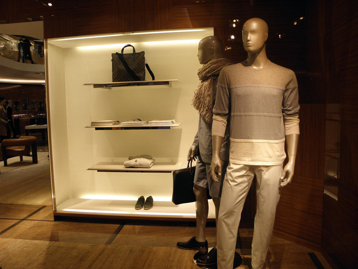 Louis Vuitton Étoile Maison in Rome, the new store measures a