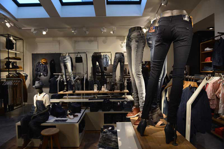 overal Nauwkeurig Rodeo G-Star RAW flagship store, Cannes
