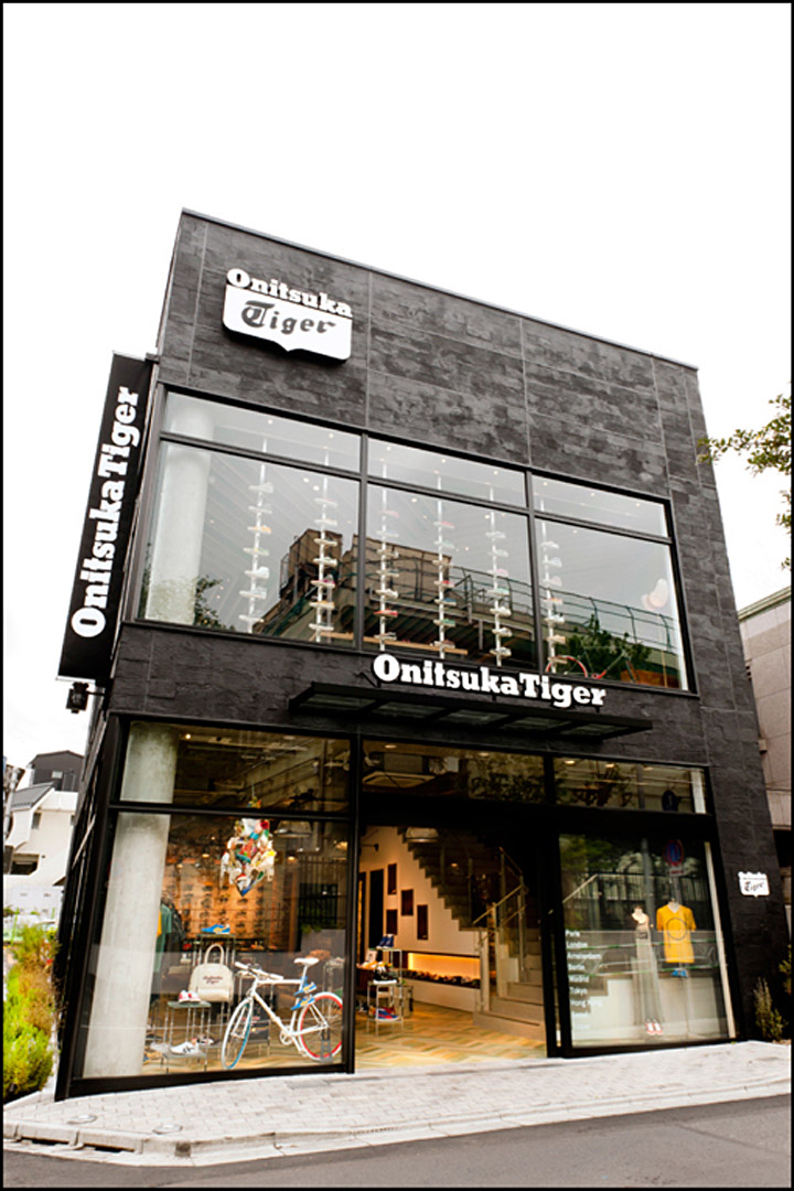 onitsuka store in tokyo