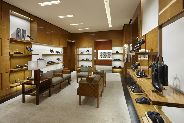 Maison Louis Vuitton Vendôme: Luxurious shopping and design museum