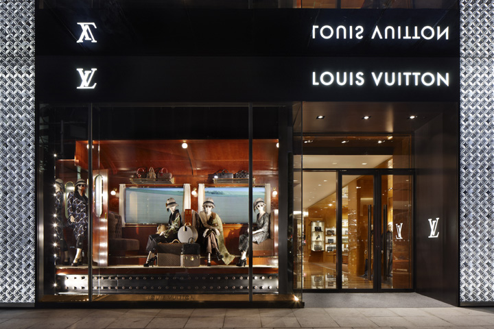 TOPIADE: Louis Vuitton Stores to Be Emblazoned with Logo-Shaped Topiary  Green Walls