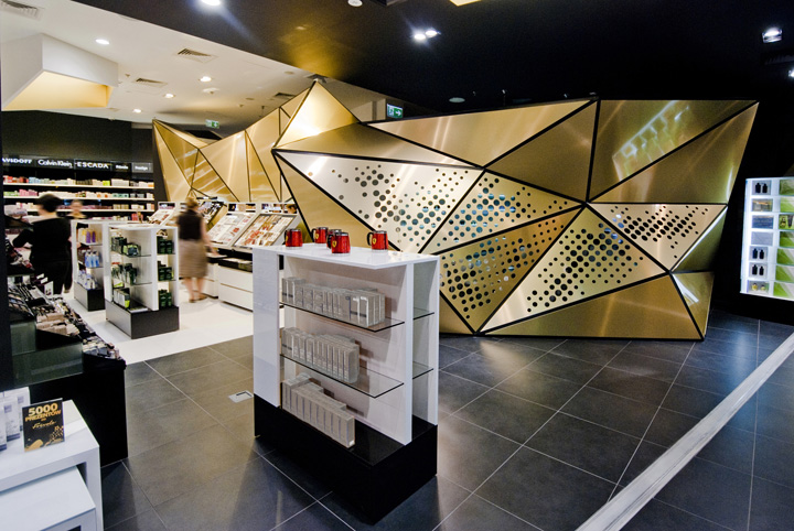 Frivole-Prestige-perfumery-Theza-Architects-Wroclaw.jpg