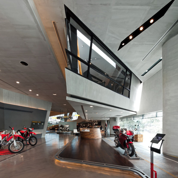 Honda motorcycle showroom thailand