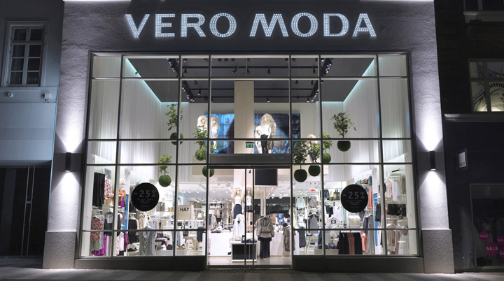 Vero Moda flagship store by Riis Retail, Aarhus