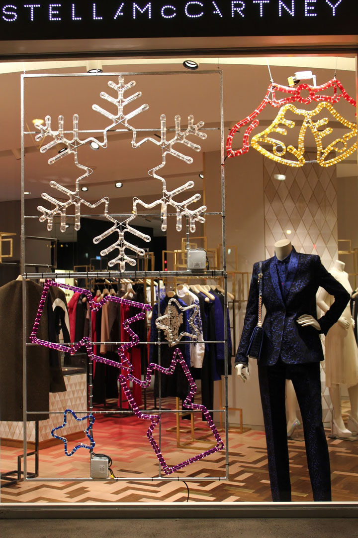 Christmas Windows 2020 – Luxury clothing - Ispira.Blog