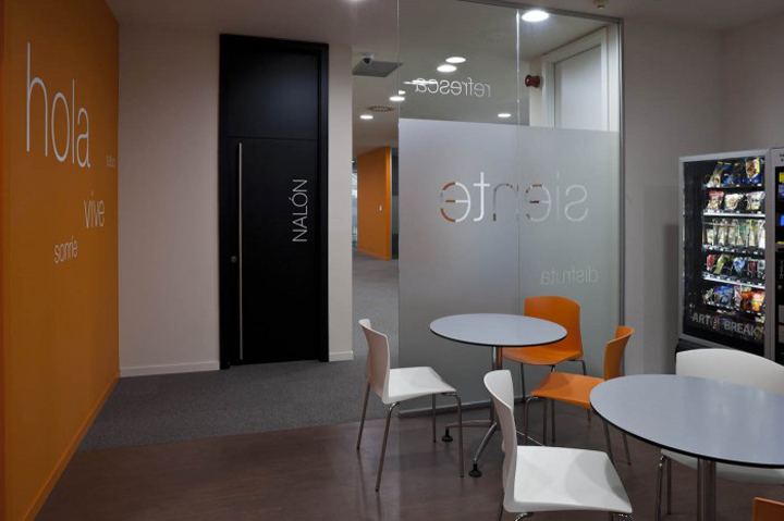  Orange Office with Simple Decor