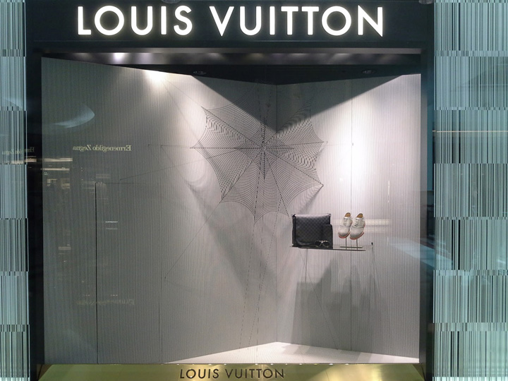 Louis Vuitton Ornaments Spider Web Window Display - Best Window
