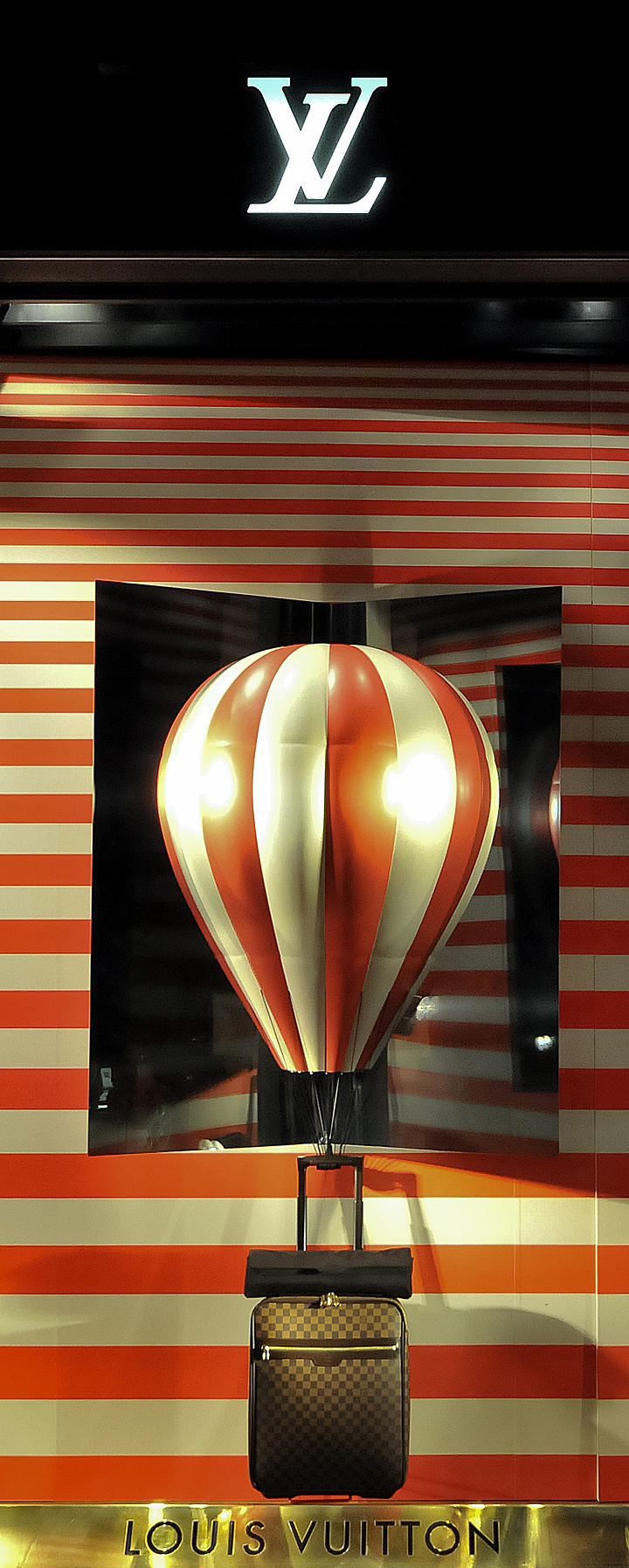 Louis Vuitton 2013 Pre-owned Mar ARO Air Balloon Globe - Red