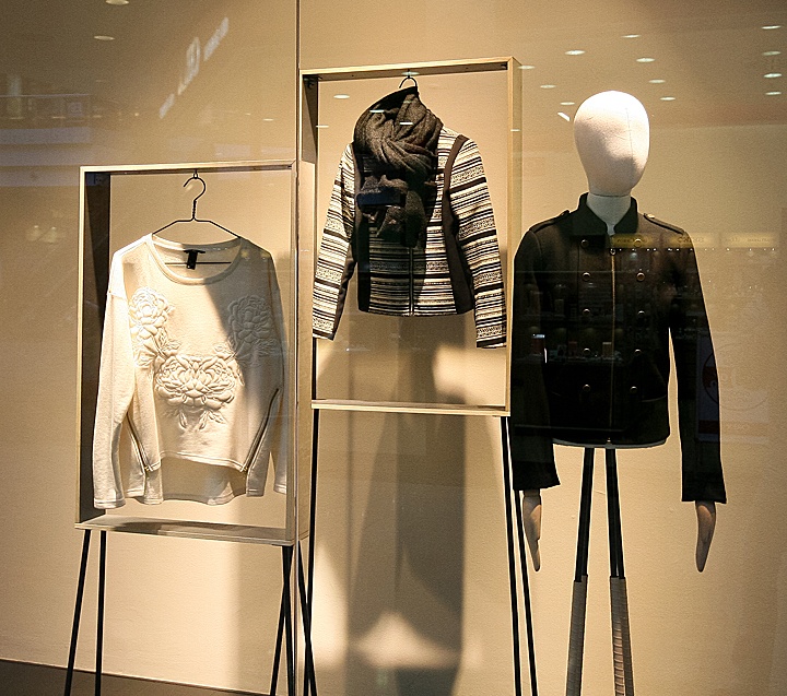 H&M window display, Budapest » Retail Design Blog  Window display, Retail  design blog, Retail design