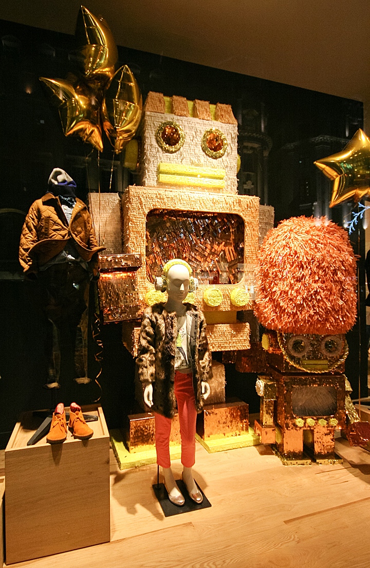J.Crew Christmas Shop Windows London! » Retail Design Blog