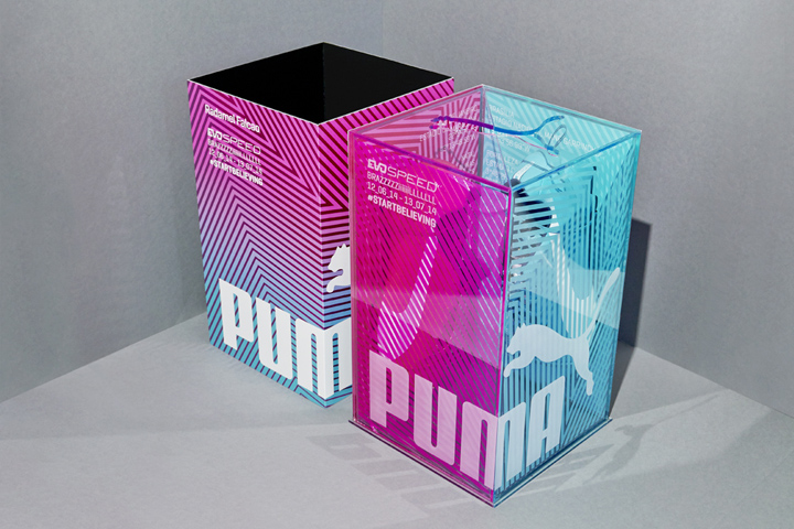 Puerto marítimo interfaz Persona a cargo del juego deportivo Puma Tricks World Cup special packaging by Everyone Associates