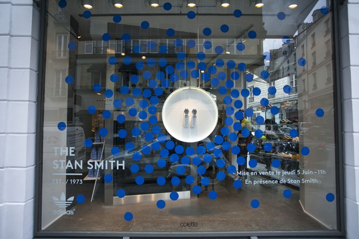 法国-巴黎Colette蓝色橱窗设计