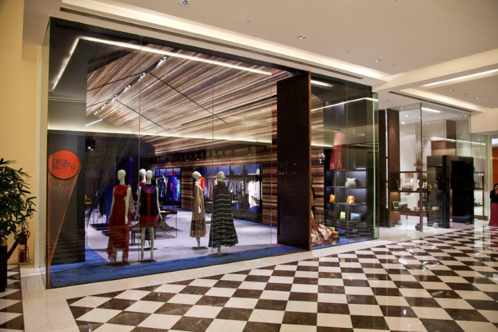 印度古尔冈Neel Sutra India时尚女装店设计