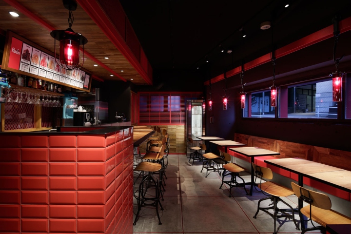 日本东京–Yelo Kaki-Gori 红色餐厅设计