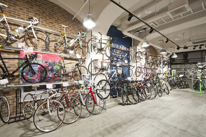 日本大阪CycleHERO 自行车店设计