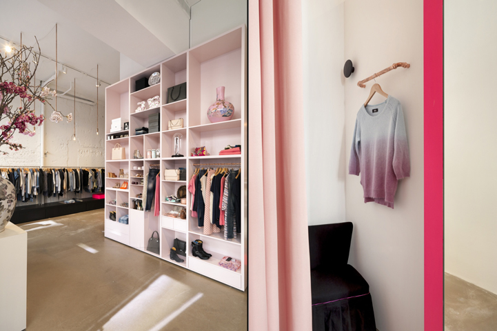 荷兰-鹿特丹–Zola粉色女装店设计