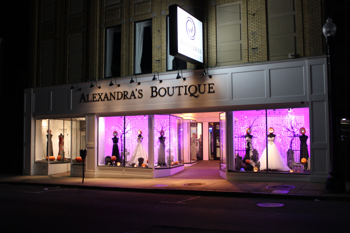 Alexandra’s  Boutique婚纱店橱窗设计