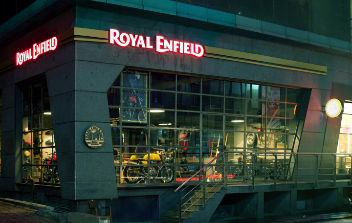 印度新德里-Royal Enfield摩托机车店设计