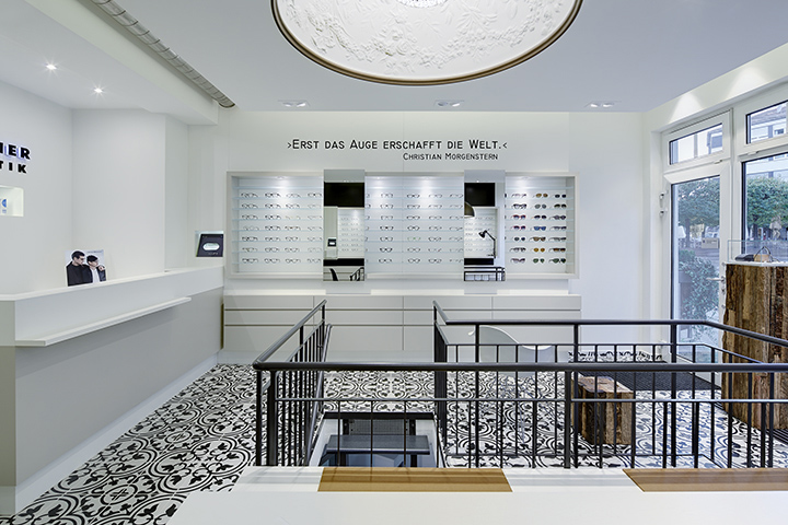 德国普福尔茨海姆Lambacher眼镜店设计