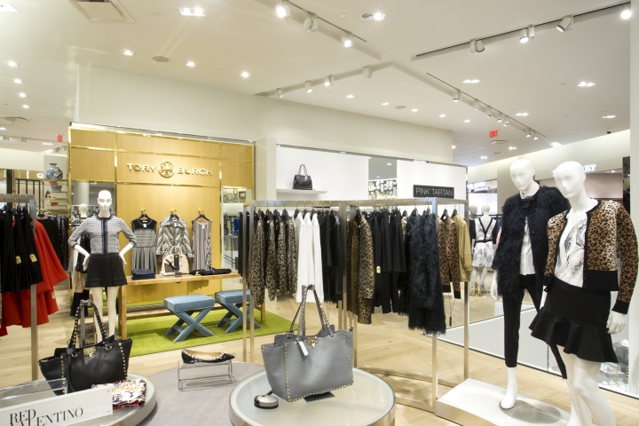 Renfrew store by Suzanne Powadiuk Design in partnership with Salex, Toronto — Canada