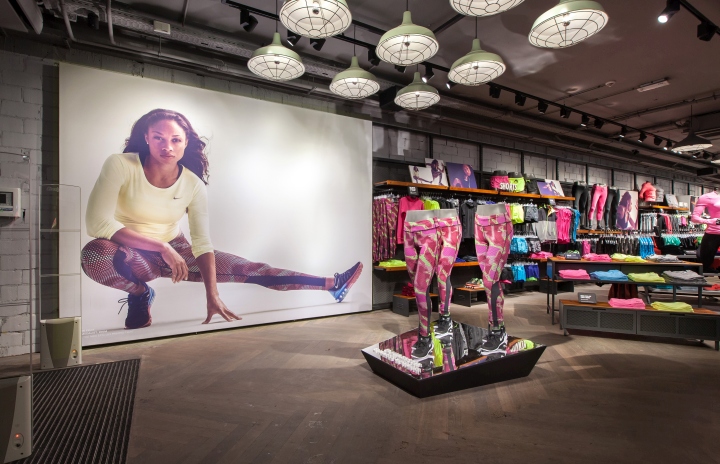 Onhandig Regelmatig schetsen Nike tights campaign by confetti & Hello Hero, Amsterdam, Brussels,  Antwerpen