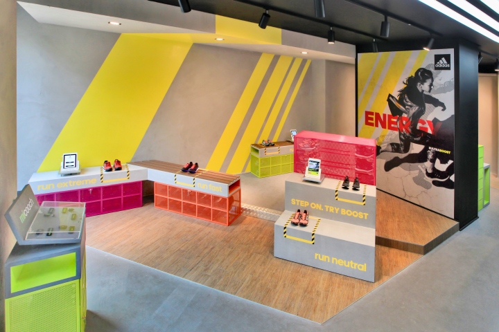 Mediante Aire acondicionado Bueno adidas RunBase Store by DINN!, Milan – Italy
