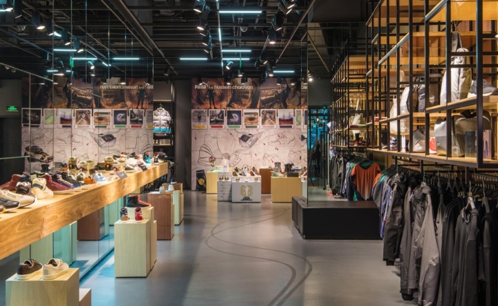 PUMA's black label stores by Plajer 
