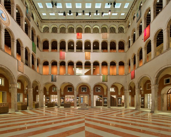  T Fondaco Dei Tedeschi By Rem Koolhaas And Jamie Fobert Venice Italy