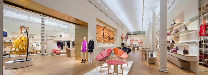 Peter Marino designs Louis Vuitton store in Paris's Place Vendôme