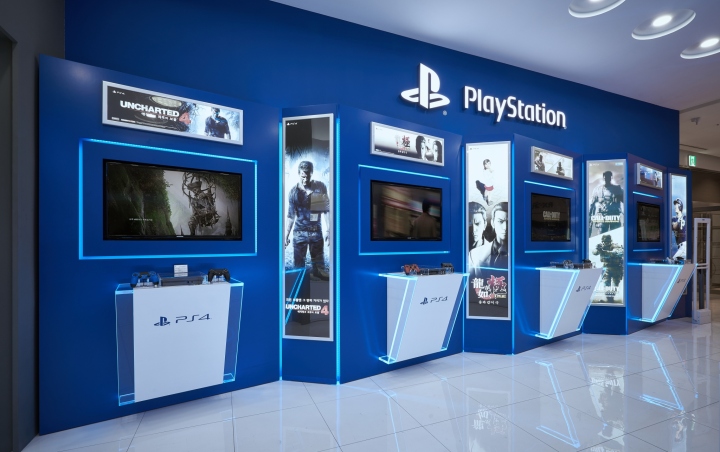 Sony PlayStation shop by studio IMA 