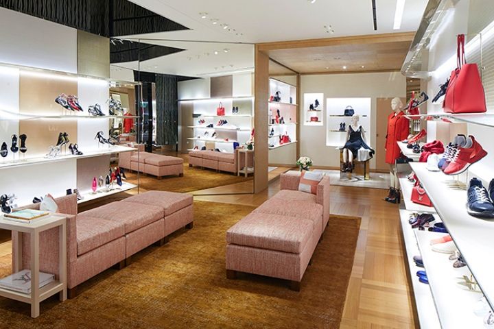 Louis Vuitton Hong Kong Landmark has new look - Inside Retail Asia