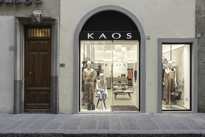 Kaos Flagship Store By Fabio Caselli Design Florence Italy 