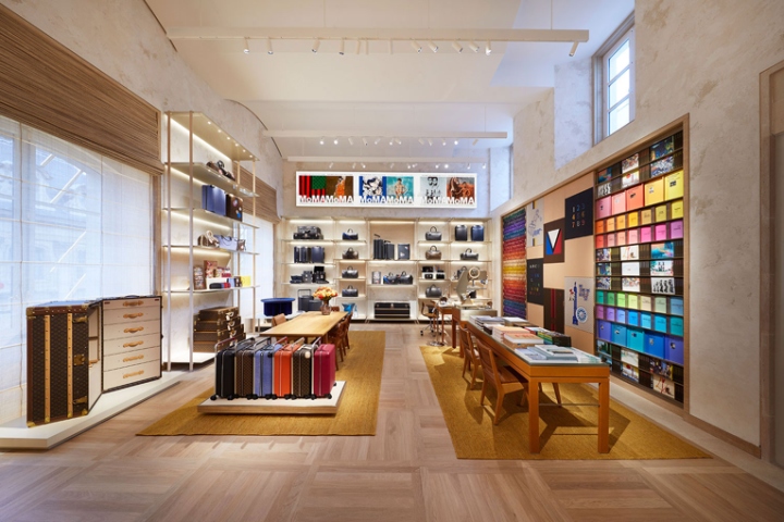 Louis Vuitton store by Peter Marino, Paris – France