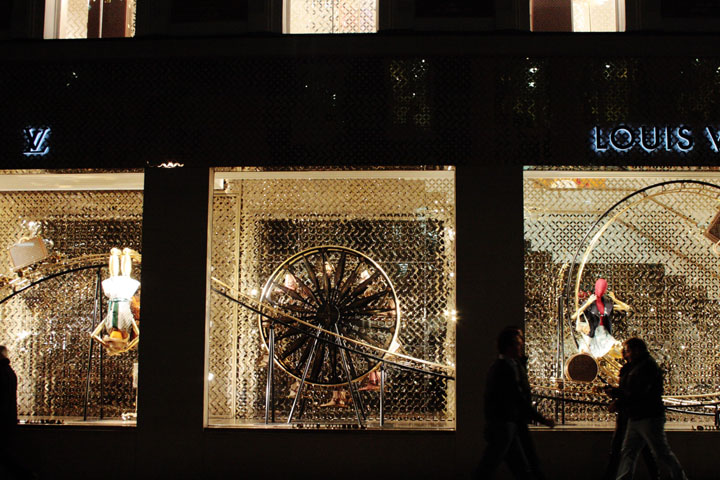 » Louis Vuitton Funfair – Bond Street, London