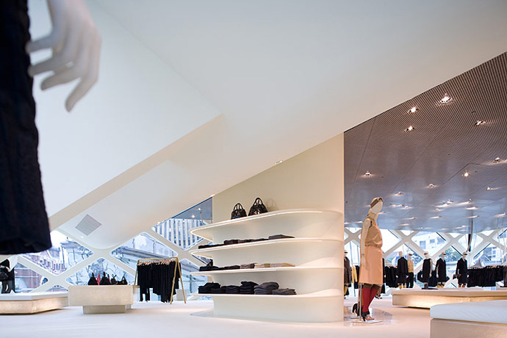 Prada store by Herzog & De Meuron, Tokyo