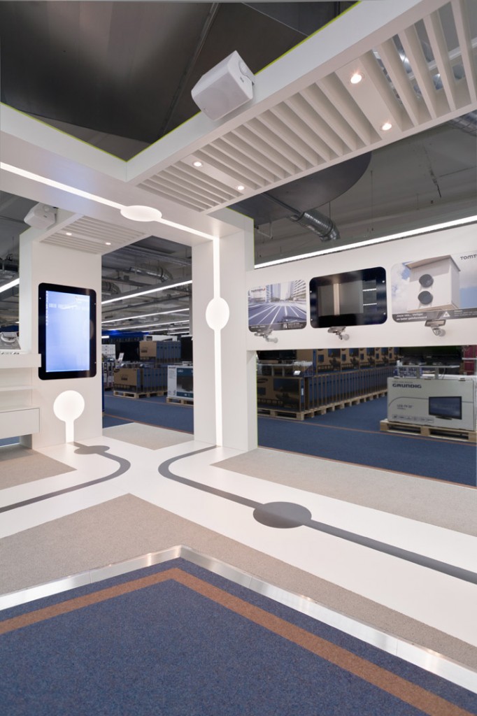 » Sonos & TomTom in Saturn by Storeage, Amsterdam