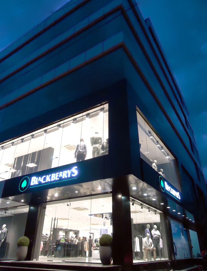 » Blackberrys flagship store by 02JUNE & LIGANOVA, Bangalore