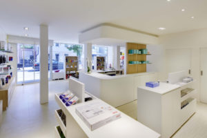Louis Vuitton window displays, Budapest » Retail Design Blog