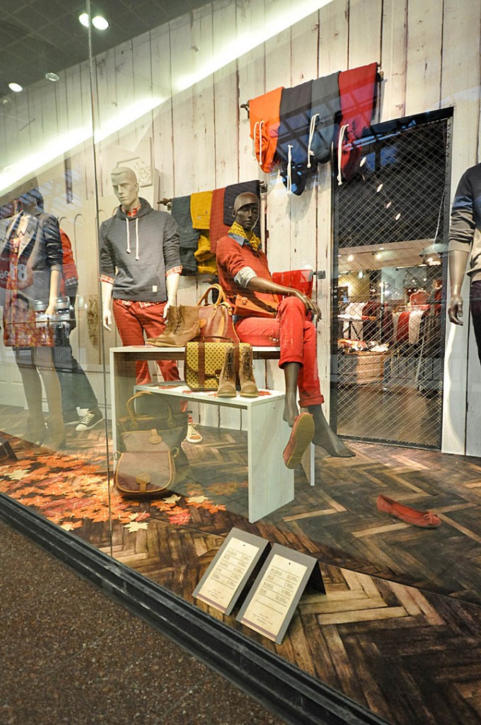 » Springfield window displays Autumn 2012, Budapest