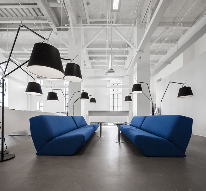 BLUE Communication office by Jean Guy Chabauty & Anne Sophie Goneau,  Montreal