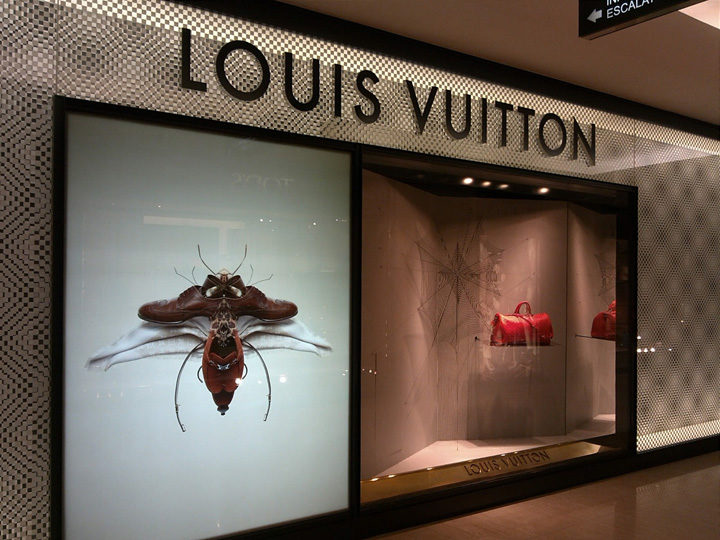Louis Vuitton Ornaments Spider Web Window Display - Best Window