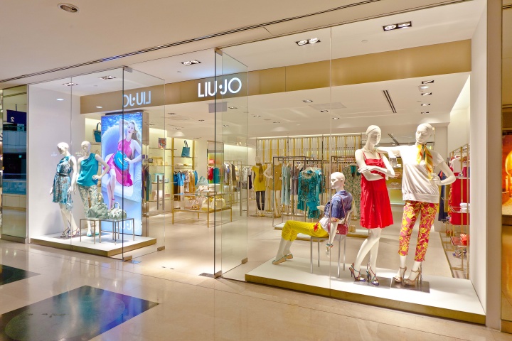 » LIU JO store by Fabio Caselli Design, Singapore