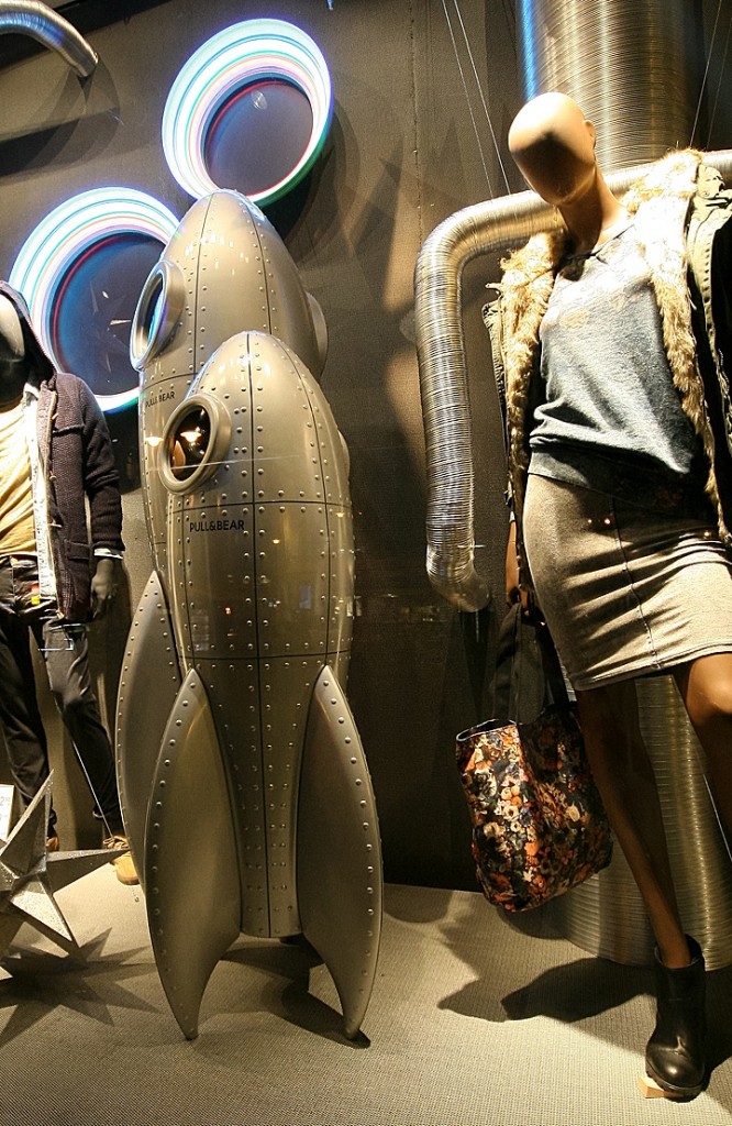 » Pull & Bear windows 2013 Autumn, Budapest