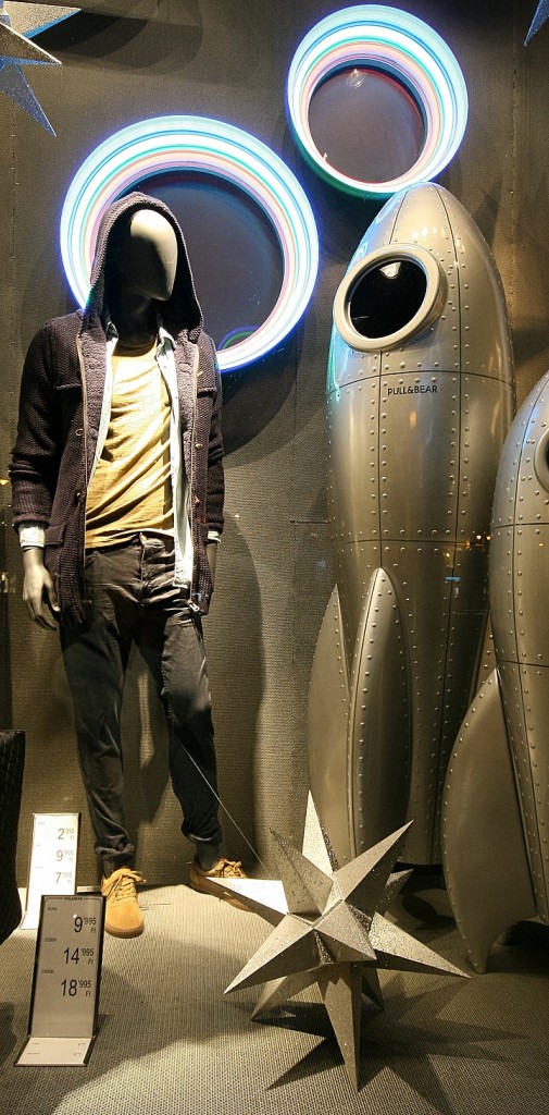 » Pull & Bear windows 2013 Autumn, Budapest