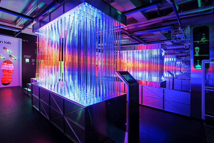 » ADIDAS Springblade ‘Innovation Lab’ pop-up store by Urbantainer, Seoul