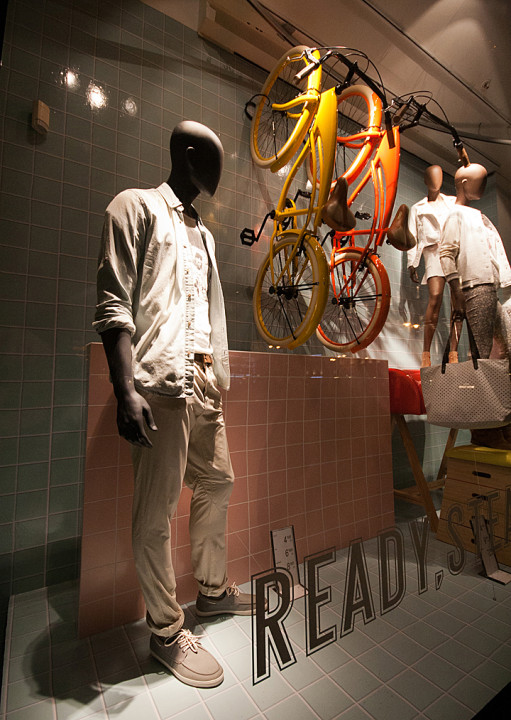 » Pull & Bear windows 2014 Spring, Budapest