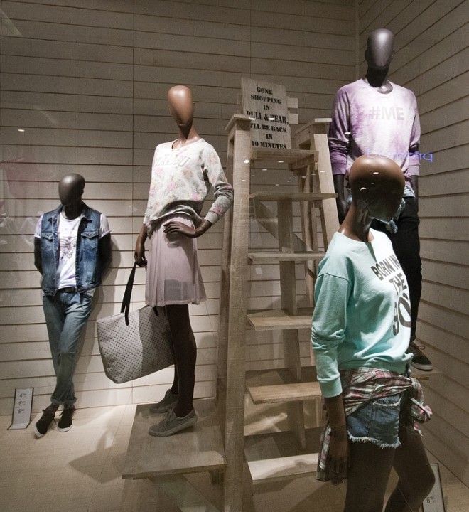 » Pull & Bear windows 2014 Spring, London