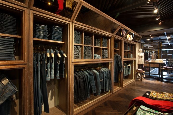 » Egome Boutique by Metaphor Interior Architecture, Jakarta – Indonesia