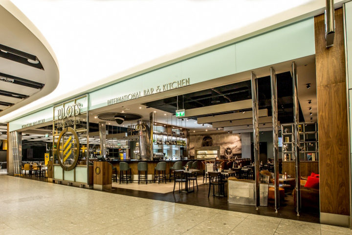 pilots bar and kitchen t5